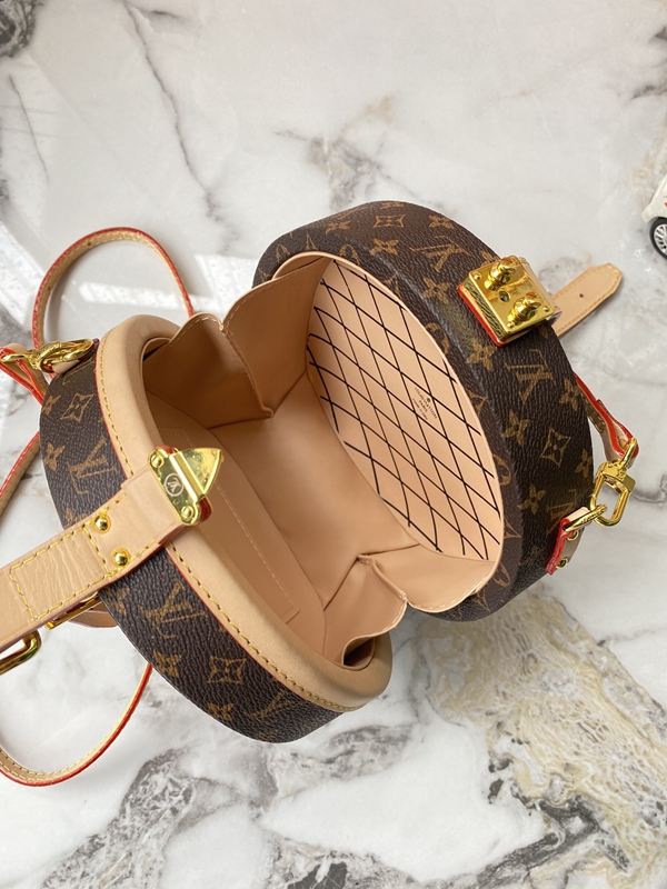 ルイヴィトンバッグ着用イメージ